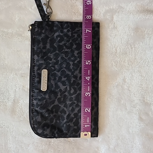 RFID Baggallini animal print black wristlet wallet - Picture 5 of 7